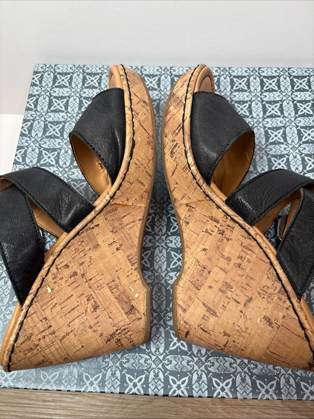 b.o.c Born Black Leather Cork Wedge Buckle Strap Sandals Women’s US 9 M